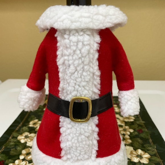 NWOT Christmas Wine Gift Bag. Red Santa Suit & Hat Trimmed with White Faux Fur - Picture 3 of 3